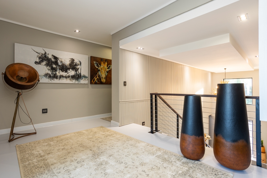 6 Bedroom Property for Sale in Winelands Western Cape